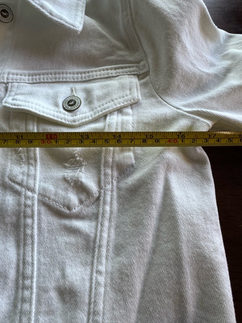 Hollister Women's Cream Cropped Denim Jacket - Picture 10 of 11